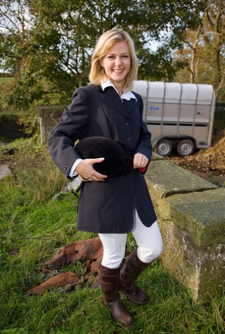 Sexy equestrian Laurita strips riding clothes in the tack room to spread ass 76640198