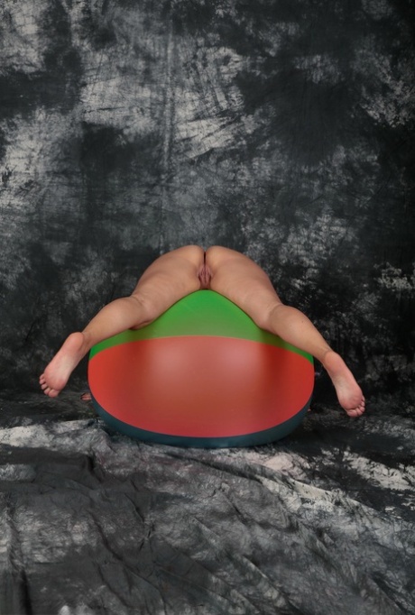 Blonde amateur Sweet Susi gets totally naked on top of a bouncy ball 74480007