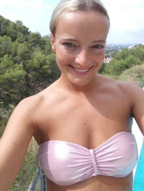 Blonde amateur Victoria takes a series of nude and non nude selfies 92442456