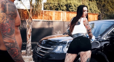Tattooed student Rocky Emerson has sex with a guy after a car wash 49088374