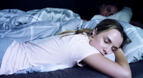 Mona Blue has sex with her best friend's father while she sleeps 65988898