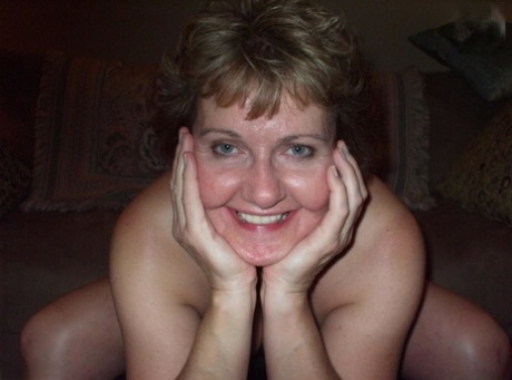 Older woman Busty Bliss shows her natural tits while giving a POV blowjob 50760211