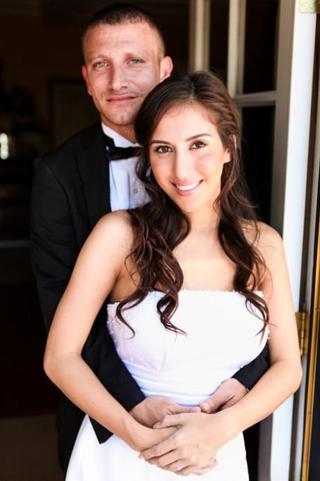 Clothed Latina April O'neil kissing outdoors before wedding night fuck 26659480