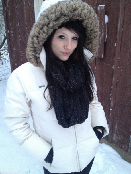 Amateur Freckles in yoga pants & boots teasing with big tits in the snow 93402870
