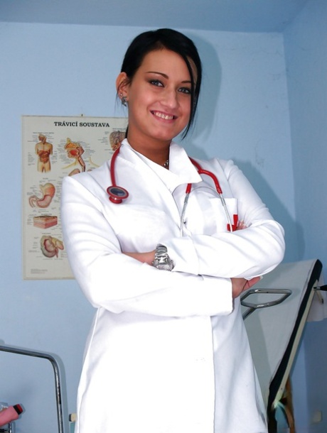 Carmen Blue is a naughty doctor and she likes playing with pussy 37965790