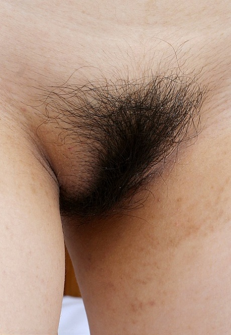 Hairy Asian teen Diep posing naked on her bed and spreading her legs 14647286