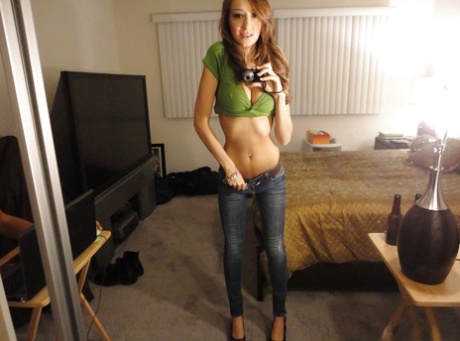 Amateur babe with a big breast Victoria Rae Black shows her sexy body 24643532