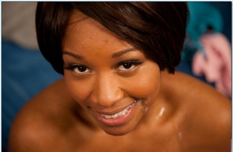 Tempting ebony babe with hot ass Imani Rose sucks and fucks a white cock 31574841