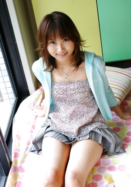 Pretty asian amateur Haruka Morimura slipping off her clothes 51391191